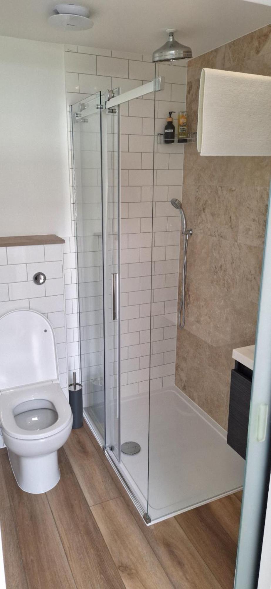 New 3 Bedrooms Flat In Ashford Near Heathrow Exterior photo