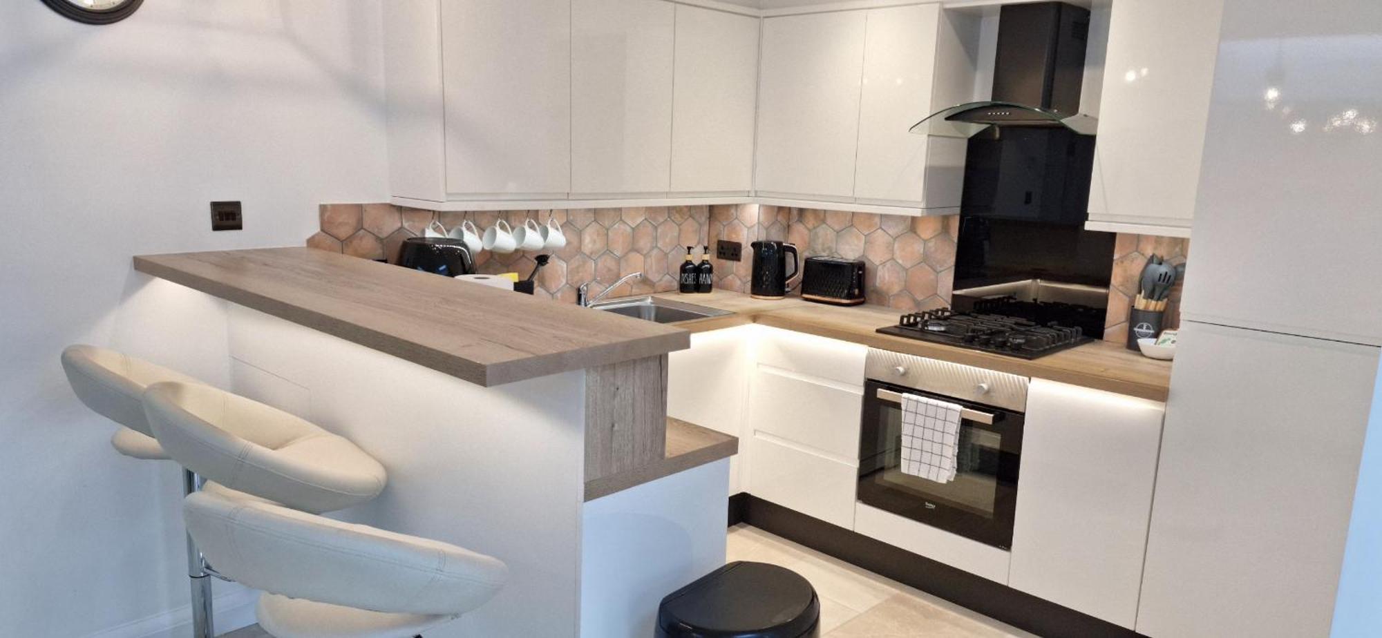 New 3 Bedrooms Flat In Ashford Near Heathrow Exterior photo